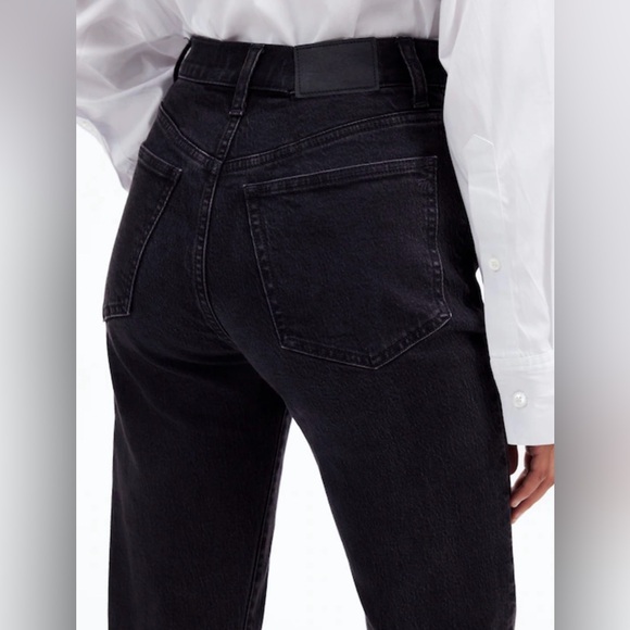 Madewell The 90’s Straight Jean in shade Belmere (Black) - Picture 3 of 9